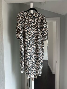 Floral  Shift Dress in Navy and Cream